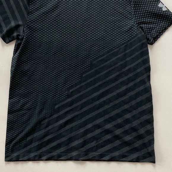 Boys Under Armour Short Sleeve Tee - Picture 4 of 5